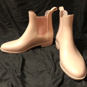 Pink ankle rain boots